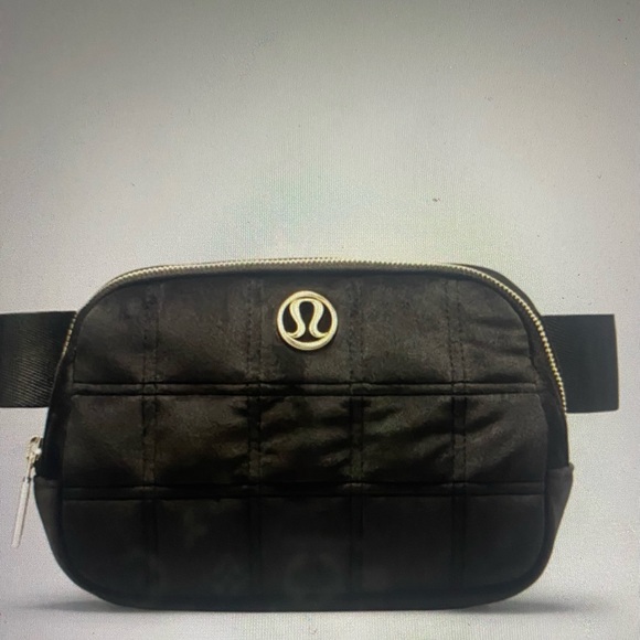 lululemon athletica Bags Lululemon Crossbody Camera Bag Quilted Velour In Blackgold Poshmark